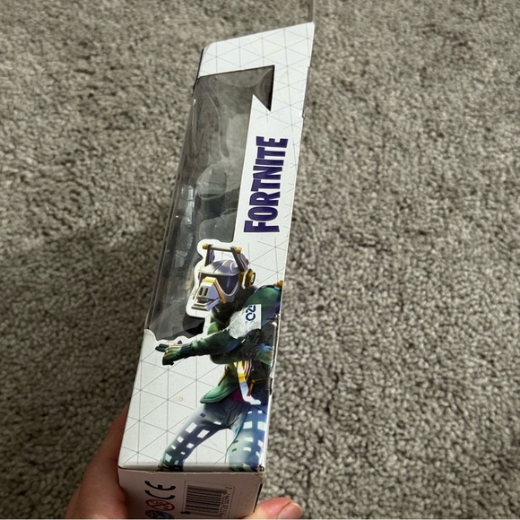 Fortnite Legendary Series Figure DJ Yonder DAMAGED BOX - Picture 5 of 8